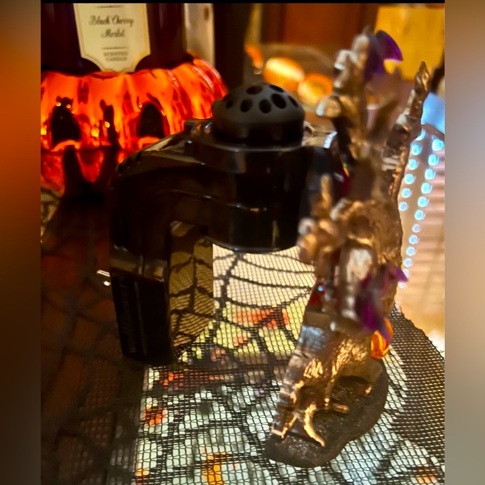 Bath & Body Works Monster Tree Wallflower Plug In - Picture 3 of 5